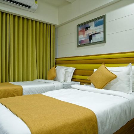 Hotel Lake Point Ahmedabad Eksteriør billede