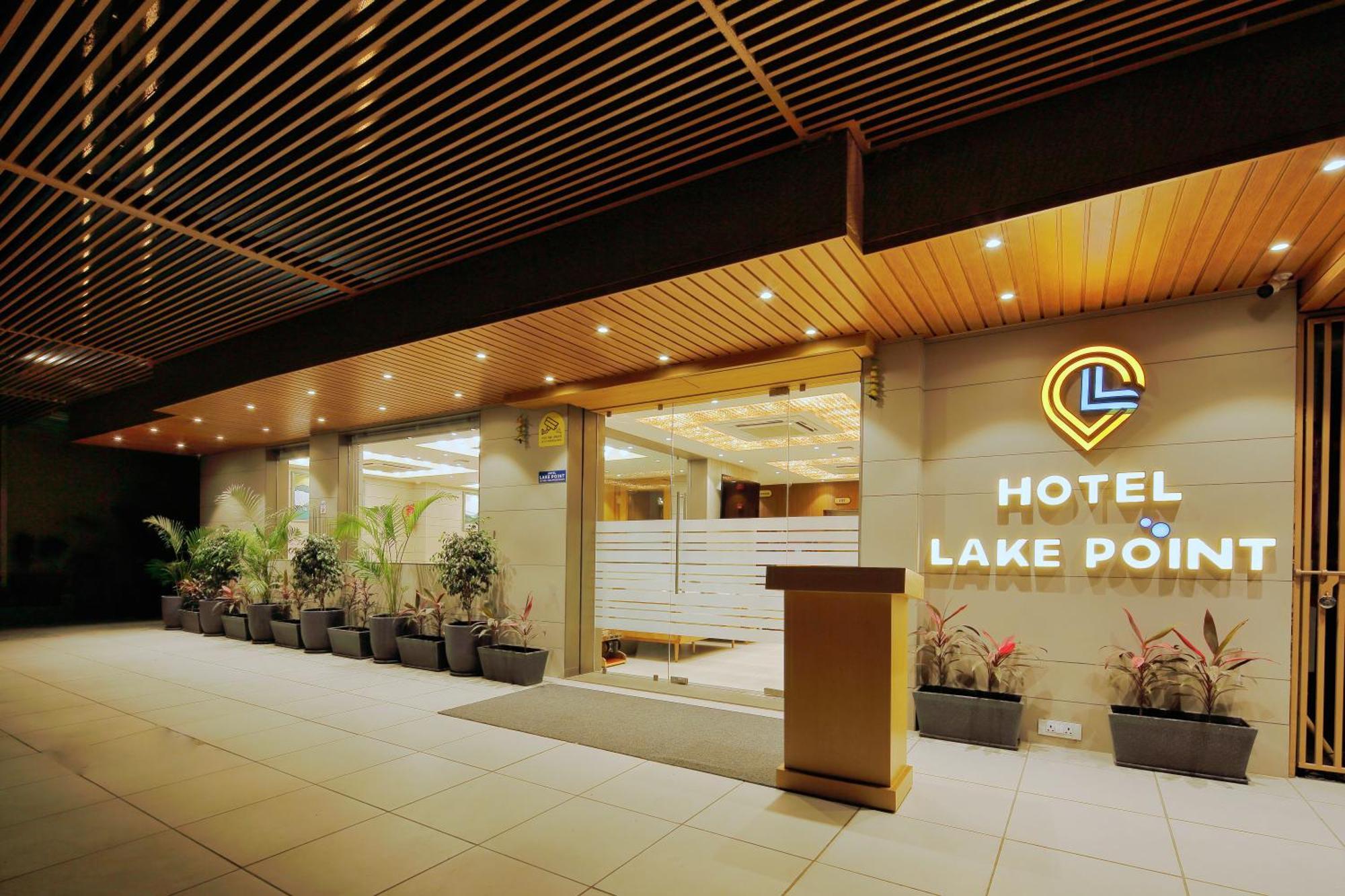 Hotel Lake Point Ahmedabad Eksteriør billede