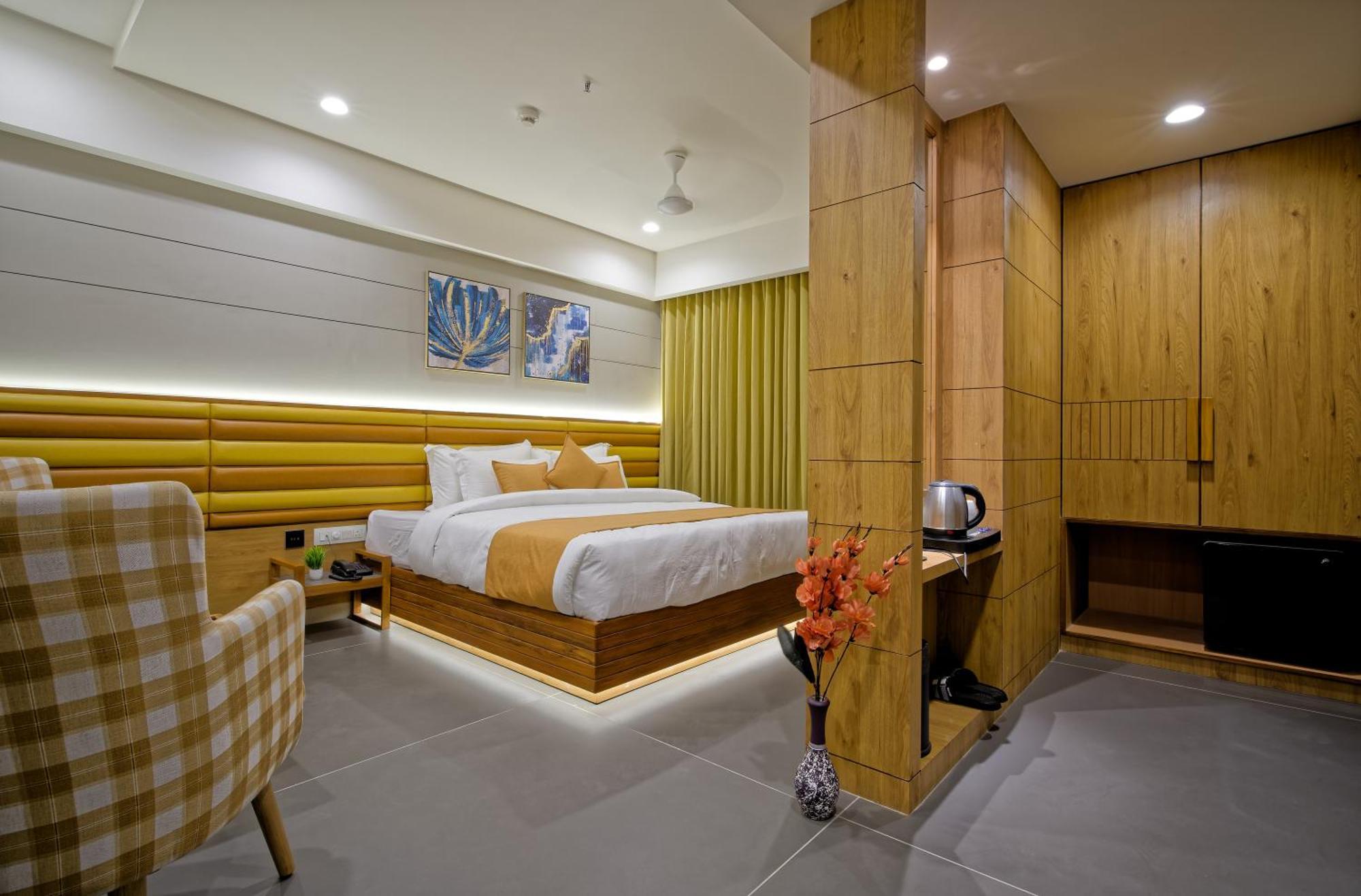 Hotel Lake Point Ahmedabad Eksteriør billede