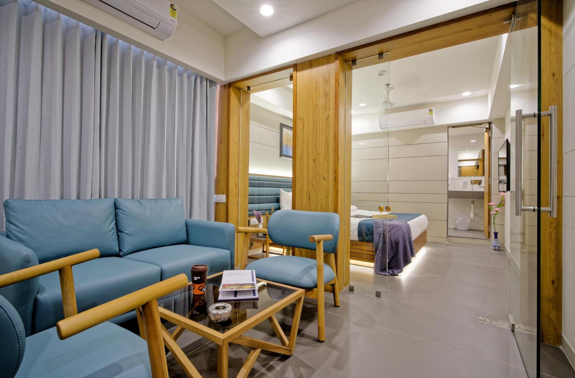 Hotel Lake Point Ahmedabad Eksteriør billede