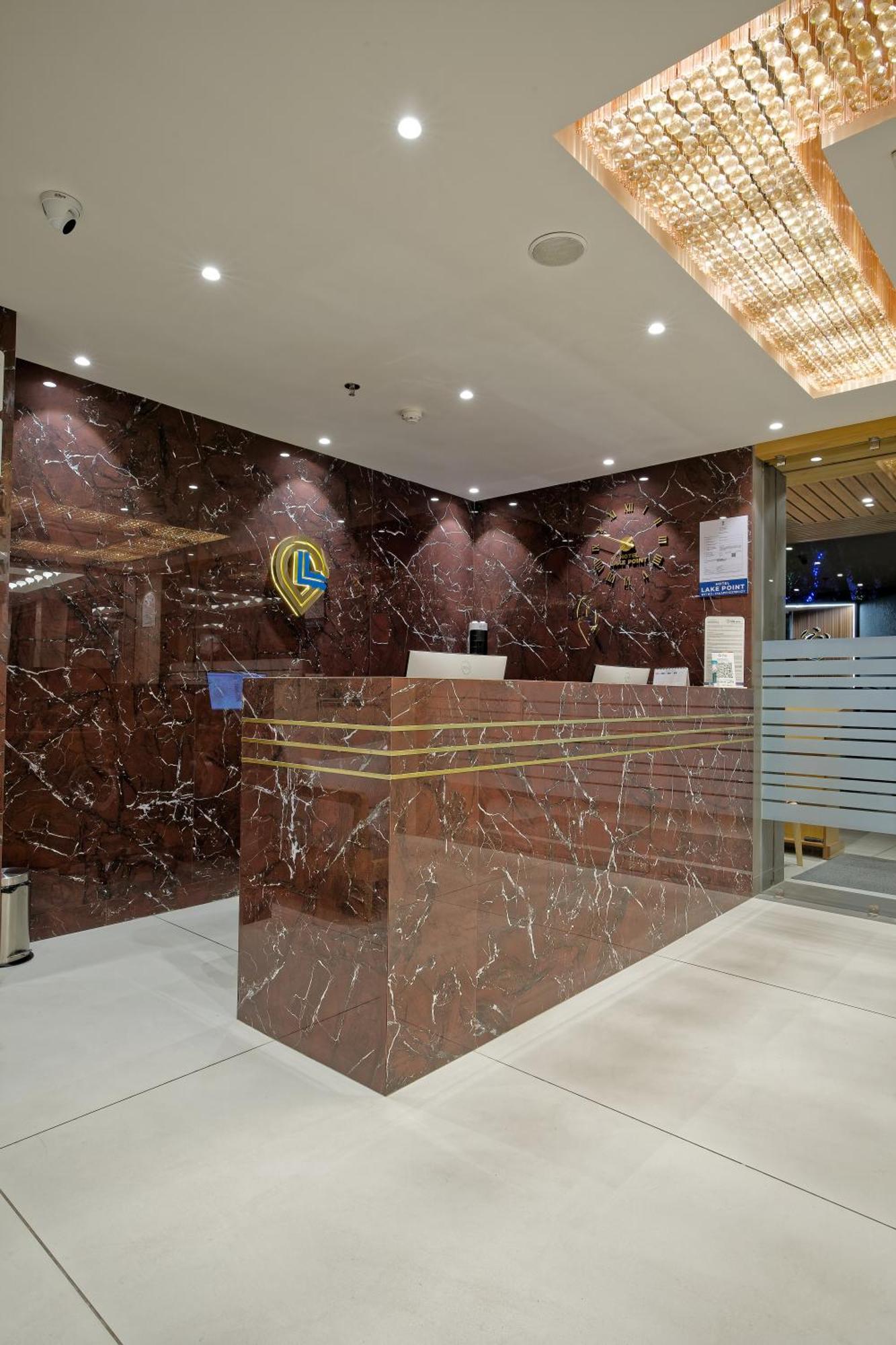 Hotel Lake Point Ahmedabad Eksteriør billede