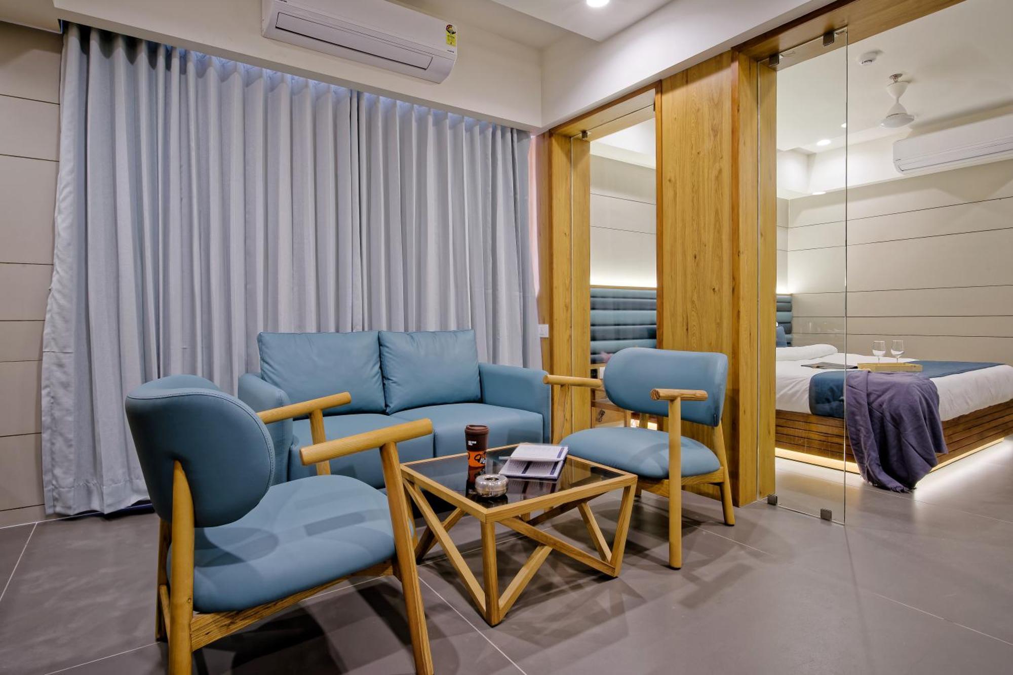Hotel Lake Point Ahmedabad Eksteriør billede