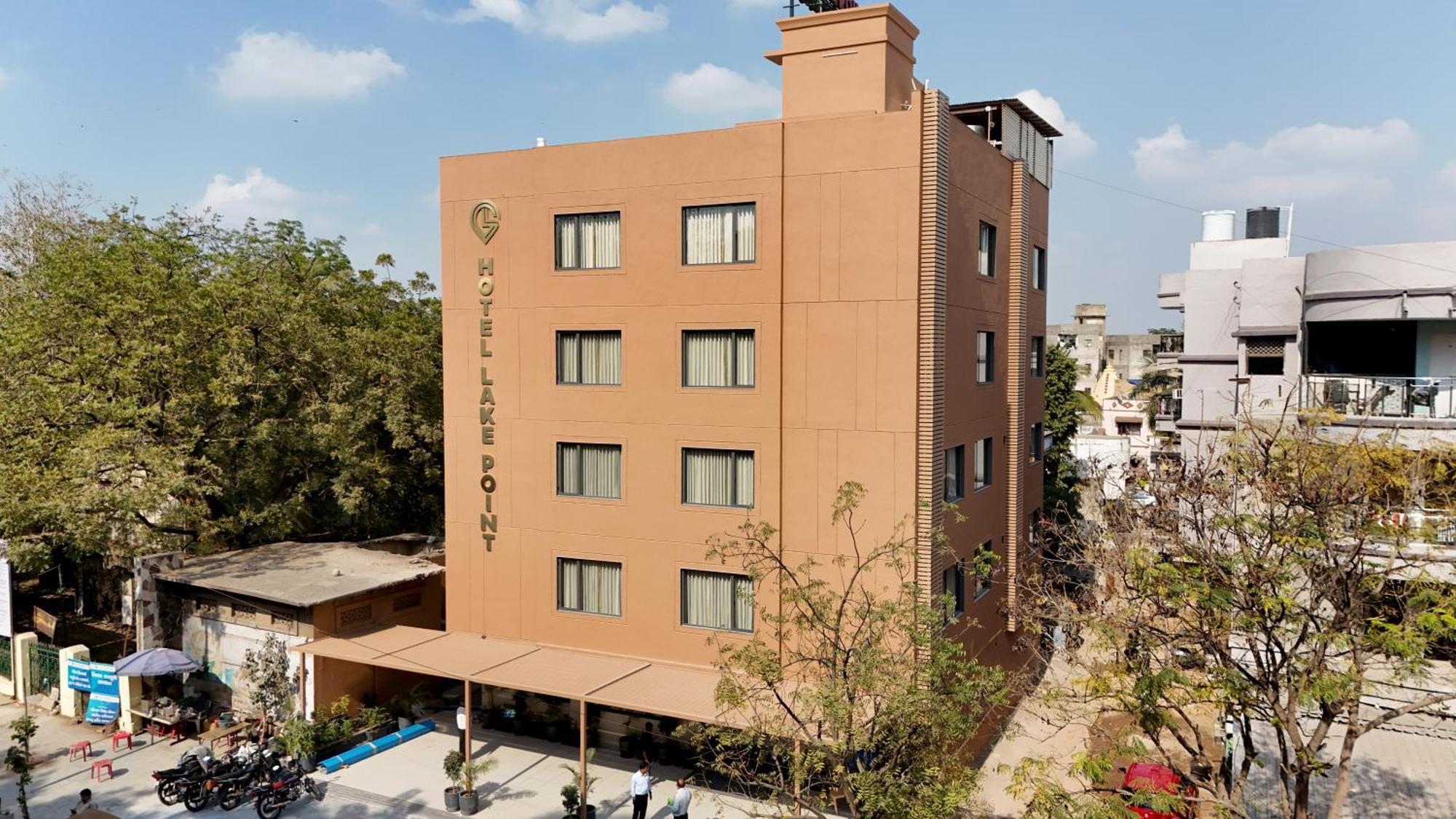 Hotel Lake Point Ahmedabad Eksteriør billede